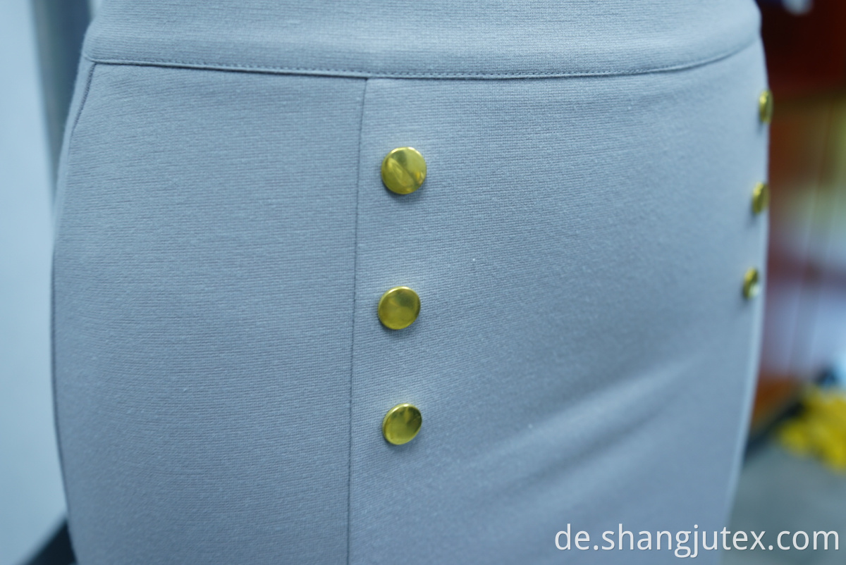 Vordere haben dekorative Rockknöpfe front have Decorative buttons of skirt